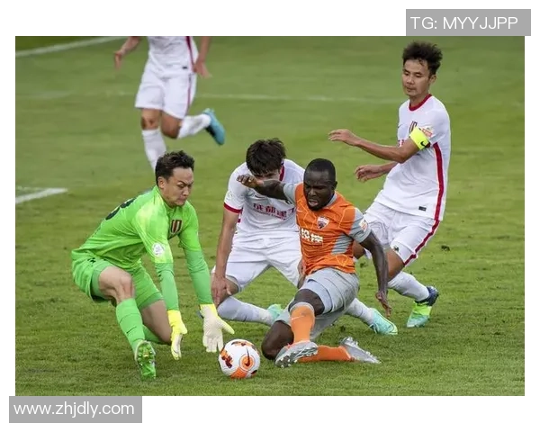 成都足球队中路突破战术分析及其成败得失探讨